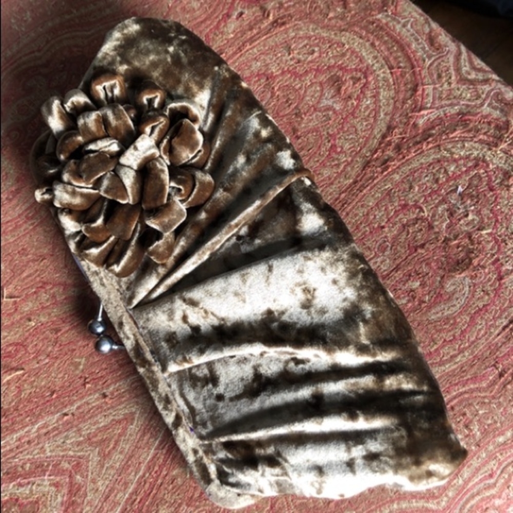 Velvet clutch